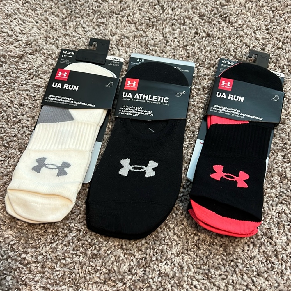 NWT Under Armour Socks Medium